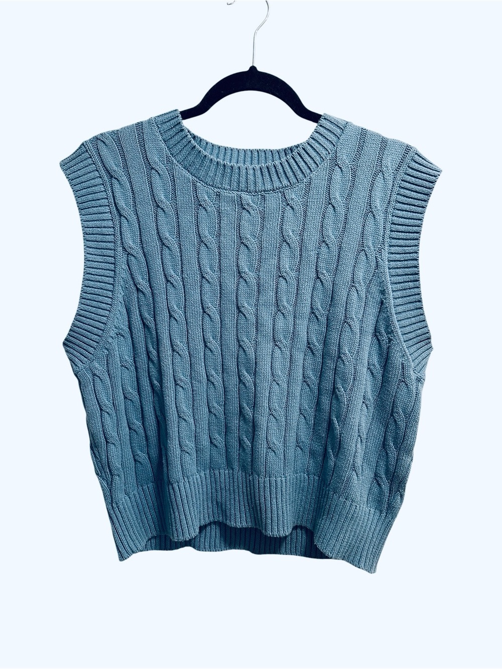 Forever 21 blue cable knit sweater vest 100% cotton Size L academia preppy